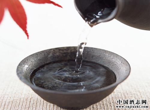 �u���Ͱ׾ƽ�(j��ng)�(y��ng)�������ʲô��(hu��)׃�ɜ\�Gɫ��