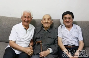 ������ ��ʮ�d ����ӛ���ƽ�̩�����غ����c�W(xu��)���߾�����������